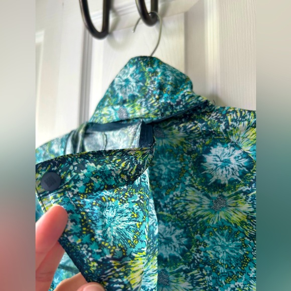 Women’s Columbia Windbreaker Jacket - Picture 5 of 7